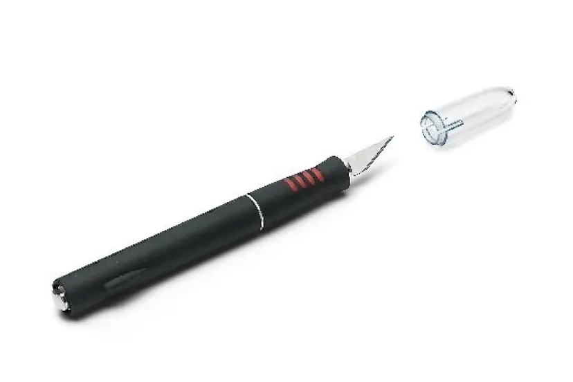 Cutter with spare blades>Revell Clearance