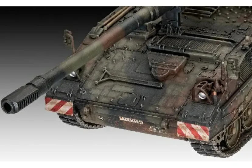 Panzerhaubitze 2000>REVELL