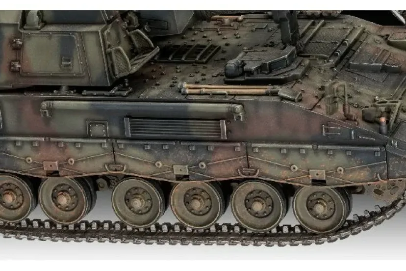 Panzerhaubitze 2000>REVELL