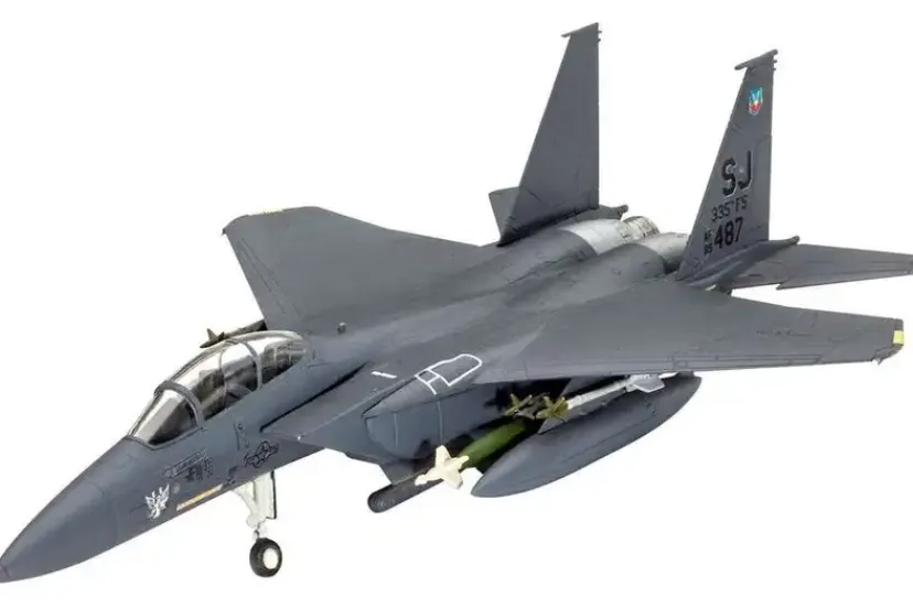Starter Kit F-15E Strike Eagle & bombs 1:144>Revell Outlet