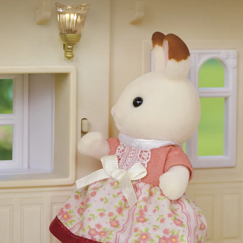 Byhus med Lys - med hemmeligt loftsrum>Sylvanian Families Sale