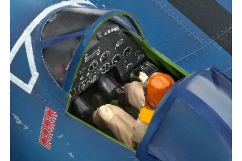 Vought F4U-1A CORSAIR>REVELL Outlet
